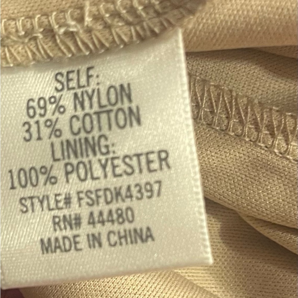 Francesca’s L dress never worn.. great shape! Red/light brown unique pattern - Picture 4 of 7